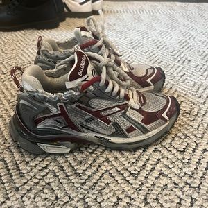 Balenciaga Runners Burgundy size 39